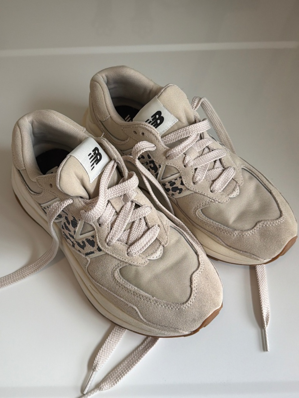 New Balance 574 cream leopard athletic shoe 9